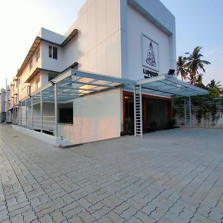 Lumbini Supreme Hotel Thrissur Екстериор снимка