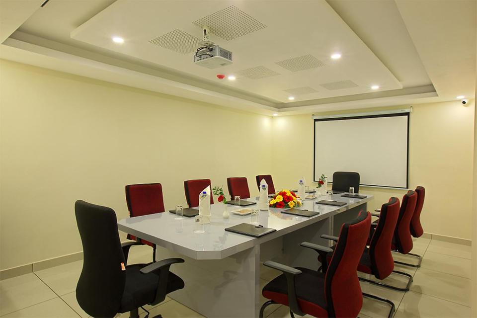 Lumbini Supreme Hotel Thrissur Екстериор снимка