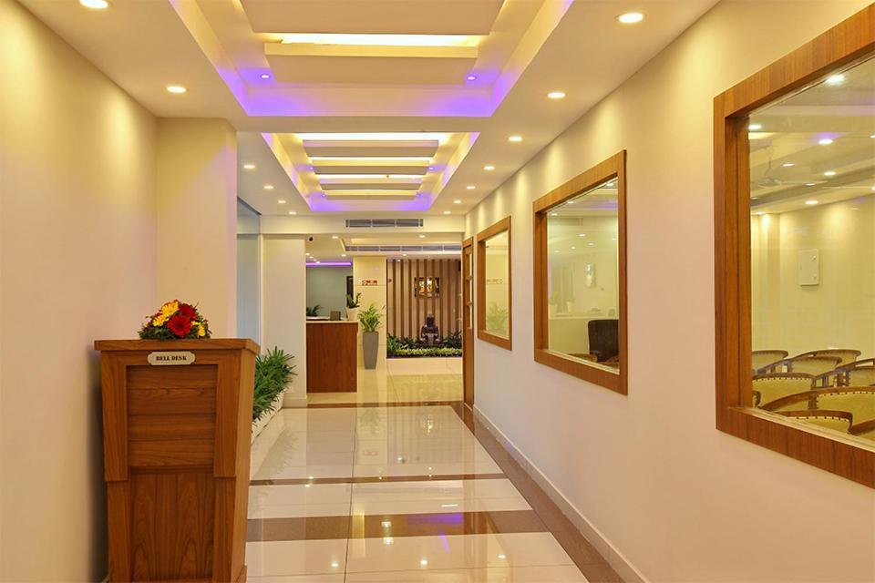 Lumbini Supreme Hotel Thrissur Екстериор снимка