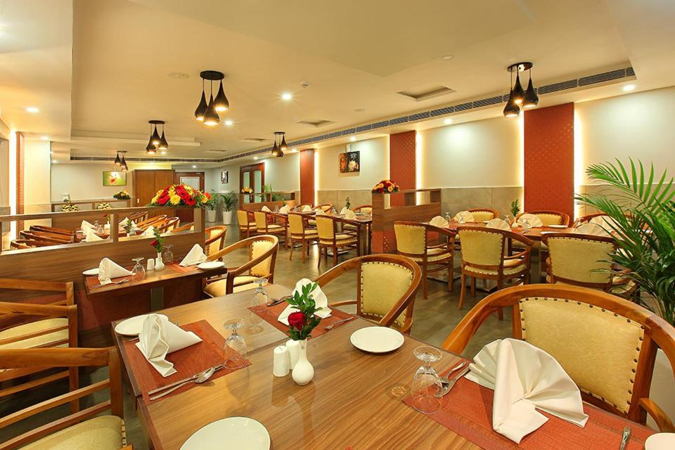 Lumbini Supreme Hotel Thrissur Екстериор снимка