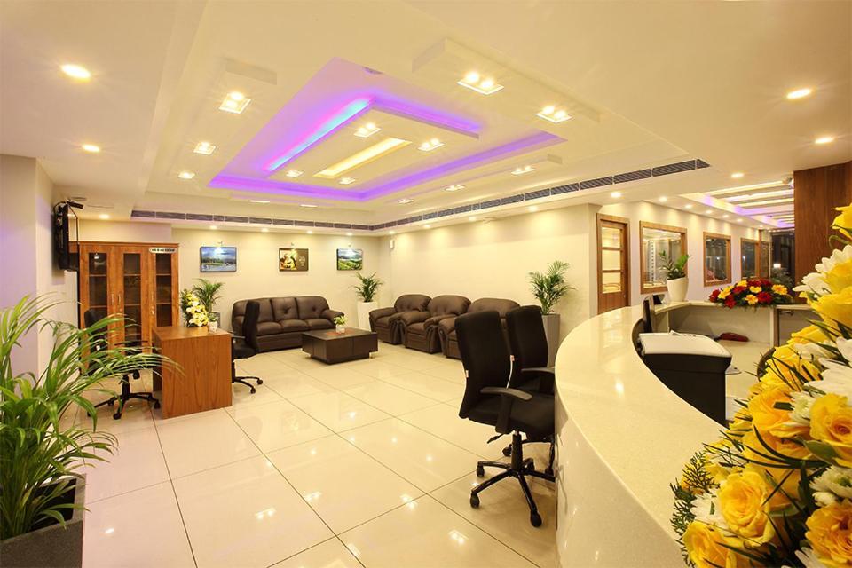 Lumbini Supreme Hotel Thrissur Екстериор снимка