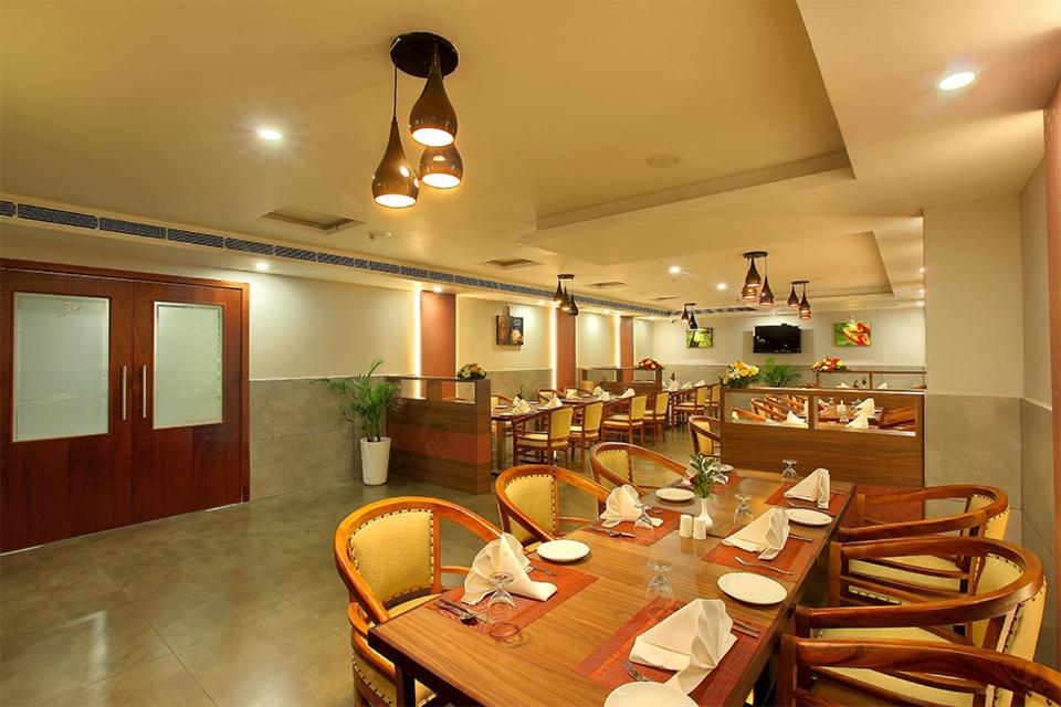 Lumbini Supreme Hotel Thrissur Екстериор снимка