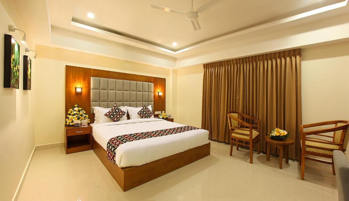 Lumbini Supreme Hotel Thrissur Екстериор снимка