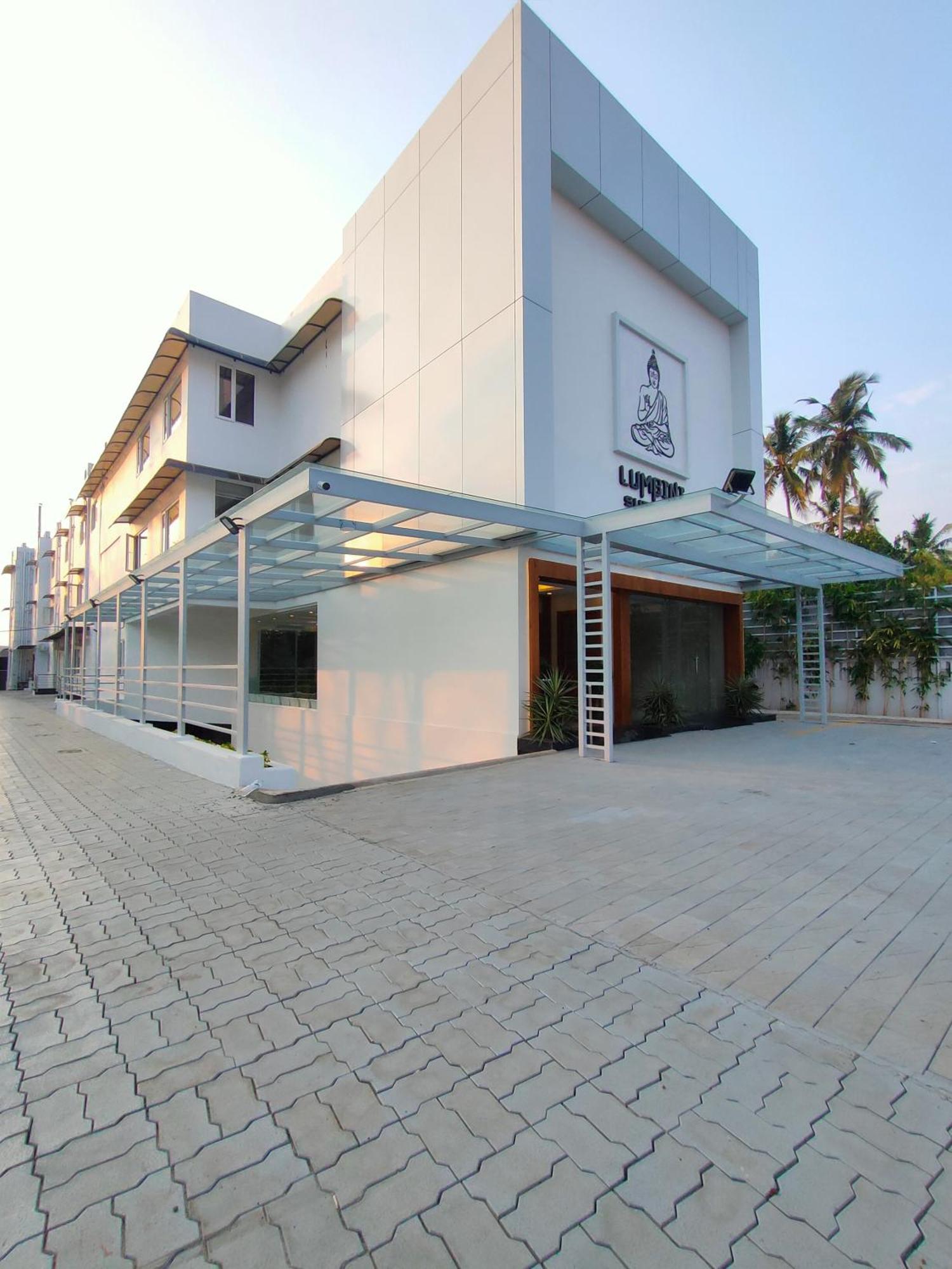 Lumbini Supreme Hotel Thrissur Екстериор снимка