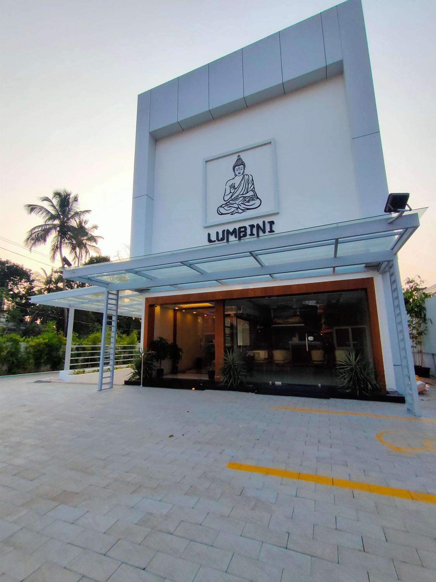 Lumbini Supreme Hotel Thrissur Екстериор снимка